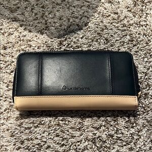 Liz Claiborne Black and Tan Wallet